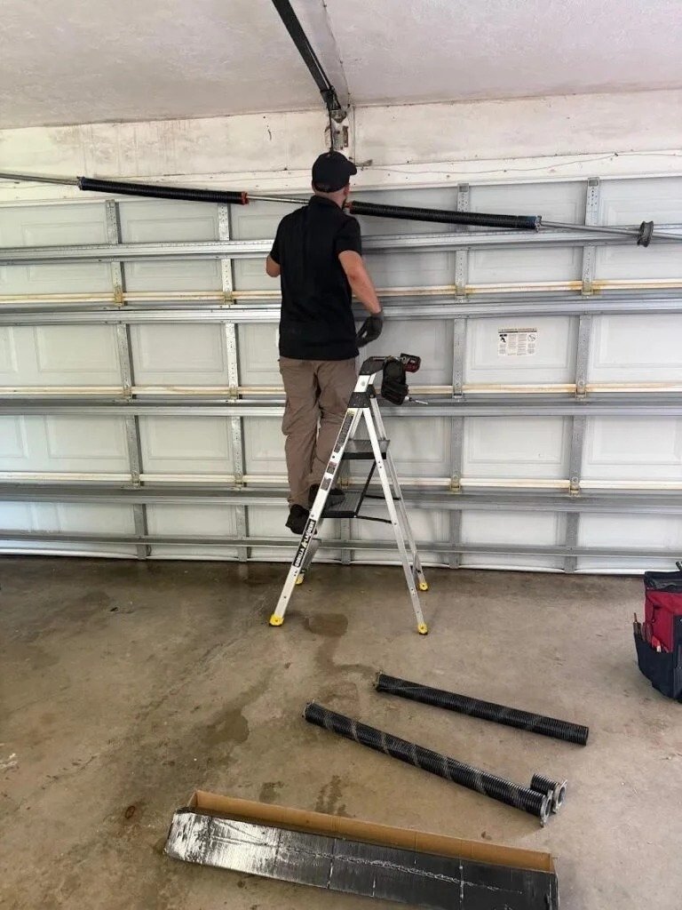 Garage door repair work, gallery photo 1