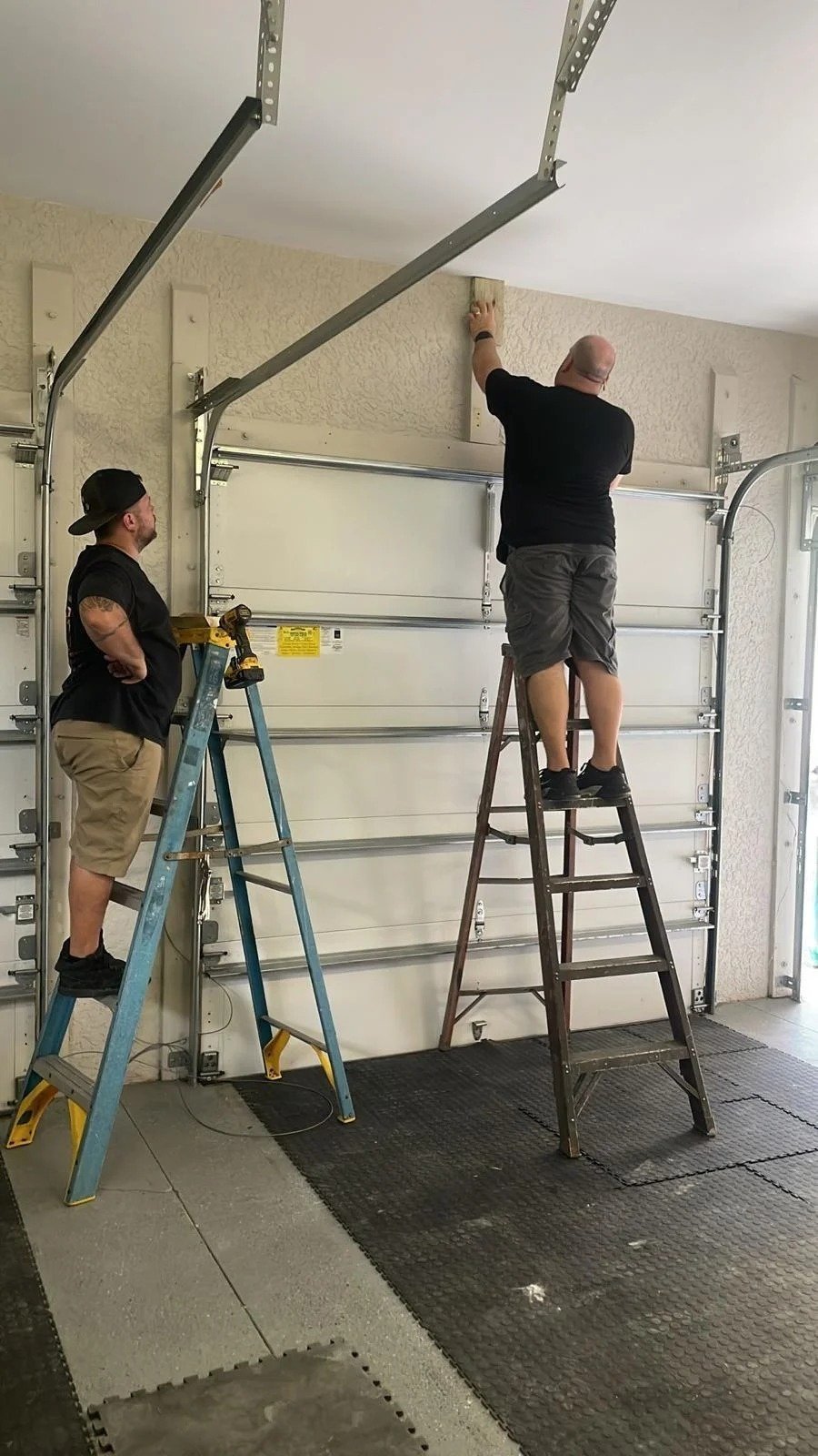 Garage door repair work, gallery photo 2