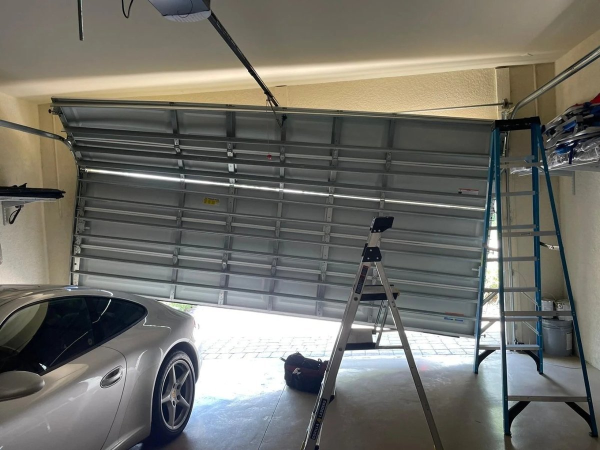 Garage door repair work, gallery photo 7